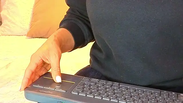 KeryHillson online show from November 26, 12:06 pm