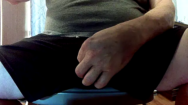 Snapshot of Auger chatting on October 5, 9:02 pm Auger online show from October 5, 9:02 pm