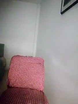 Snapshot of Babylolatop chatting on December 22, 8:47 pm Babylolatop online show from December 22, 8:47 pm