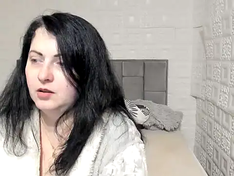 Snapshot of Lillian2 chatting on February 16, 10:10 am Lillian2 online show from February 16, 10:10 am