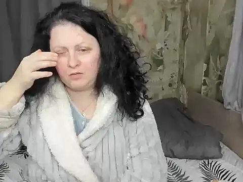 Snapshot of Lillian2 chatting on February 13, 3:08 pm Lillian2 online show from February 13, 3:08 pm