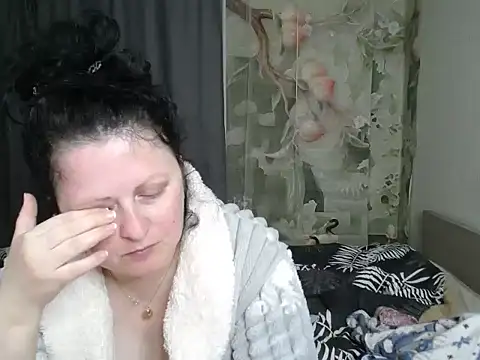 Lillian2 online show from May 16, 11:57 pm