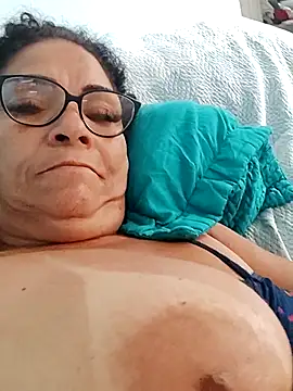 Delicy1 online show from October 25, 7:30 pm