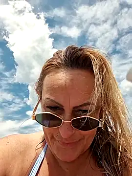 Isabellaa04 online show from May 31, 11:17 am