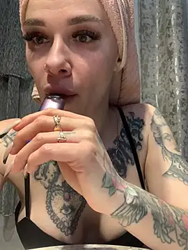 Snapshot of Queen_of_pain chatting on February 28, 5:37 pm Queen of pain online show from February 28, 5:37 pm