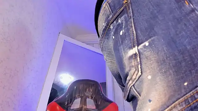 DominicSccott online show from October 15, 1:00 pm