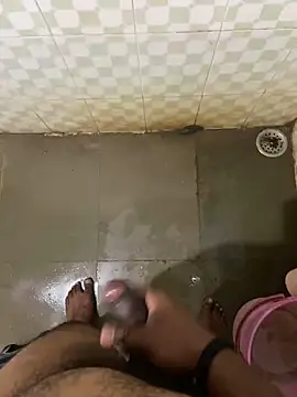 Snapshot of Honeydick7 chatting on December 19, 5:51 am Honeydick7 online show from December 19, 5:51 am