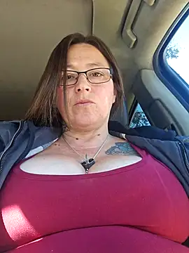 Snapshot of angelbaby1998 chatting on February 16, 5:31 pm angelbaby1998 online show from February 16, 5:31 pm