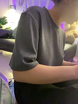 Nicollemays online show from March 11, 12:06 pm