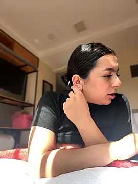 Nicollemays online show from November 7, 2:28 pm