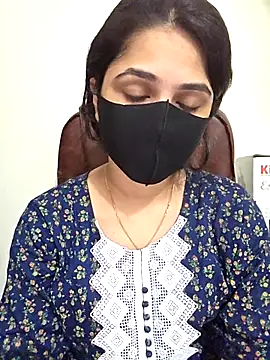 Snapshot of Suvosri chatting on November 25, 7:03 pm Suvosri online show from November 25, 7:03 pm