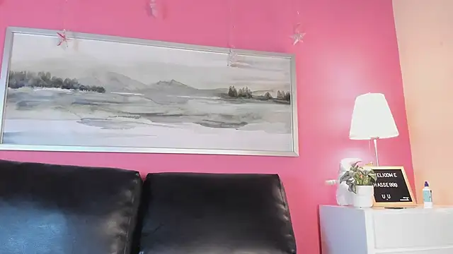 Tiffanysurez  online show from March 7, 10:10 pm