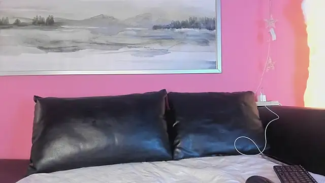 Tiffanysurez  online show from October 8, 8:17 pm