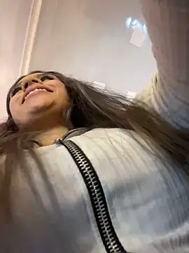 Snapshot of Tiffanysurez_ chatting on February 13, 3:57 am Tiffanysurez online show from February 13, 3:57 am