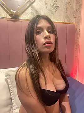 Snapshot of Tiffanysurez_ chatting on June 2, 8:00 pm Tiffanysurez online show from June 2, 8:00 pm