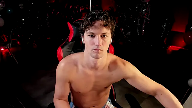 dirty-boss online show from December 3, 1:02 am