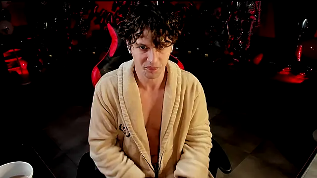 dirty-boss online show from December 14, 6:41 am