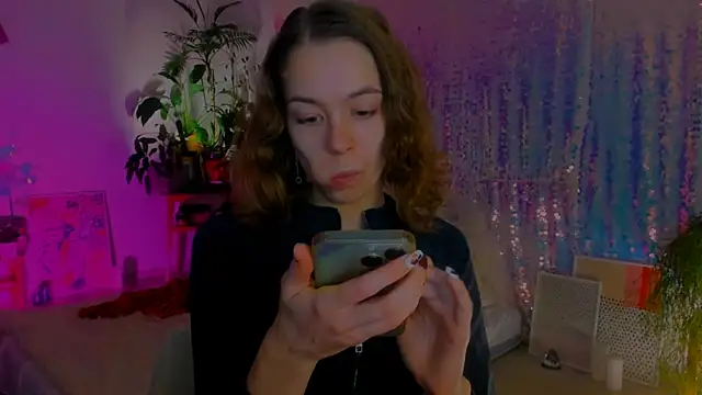 Snapshot of poli__ chatting on December 20, 9:17 pm poli   online show from December 20, 9:17 pm