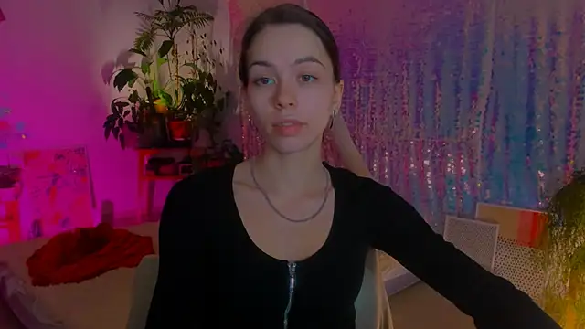 Snapshot of poli__ chatting on December 23, 12:14 am poli   online show from December 23, 12:14 am