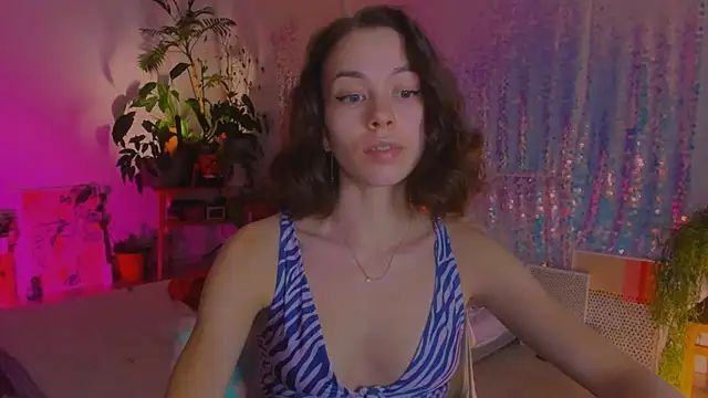 Snapshot of poli__ chatting on January 3, 1:16 am poli   online show from January 3, 1:16 am