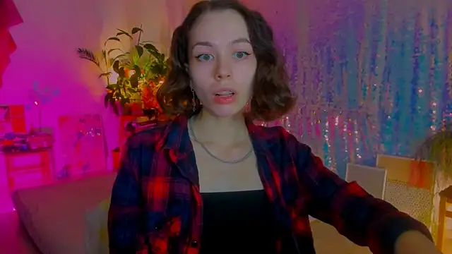 Snapshot of poli__ chatting on February 25, 9:46 pm poli   online show from February 25, 9:46 pm