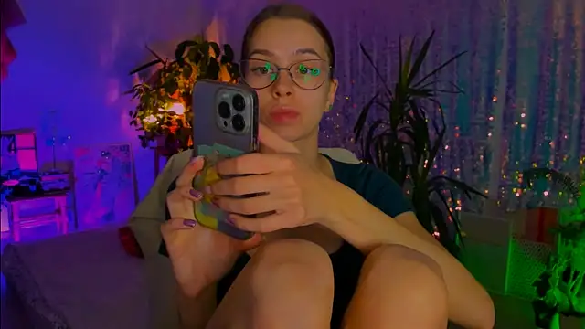 poli   online show from November 24, 7:24 pm