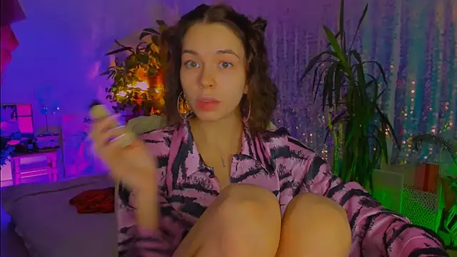 poli   online show from December 4, 3:43 pm