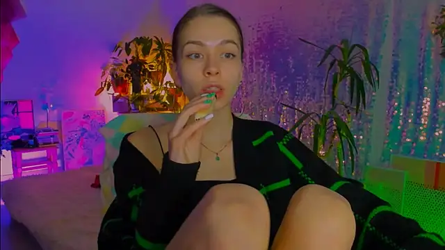 poli   online show from February 5, 7:51 pm