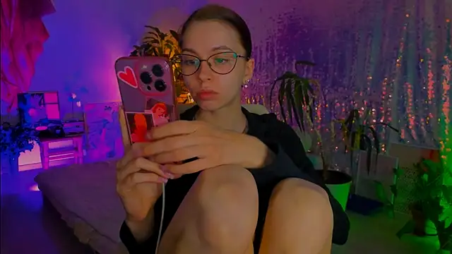 poli   online show from April 5, 5:21 pm