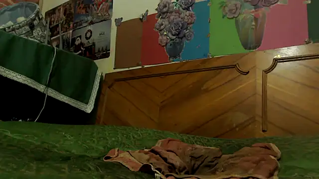 EllyseJenner online show from October 22, 5:24 pm