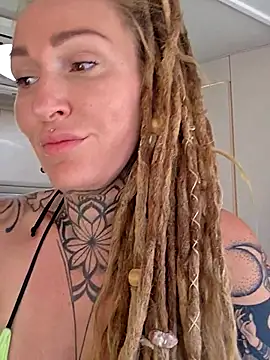 Snapshot of Mira-Grey89 chatting on July 23, 3:21 pm Mira-Grey89 online show from July 23, 3:21 pm