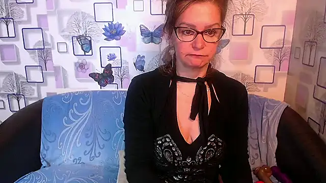Snapshot of milfsexy chatting on October 15, 10:26 am milfsexy online show from October 15, 10:26 am