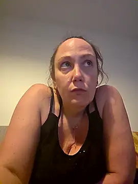 Wisie Cutie online show from February 25, 6:50 pm