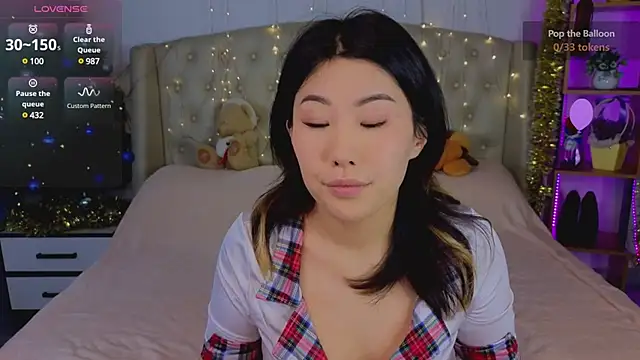 Wendy  Hills online show from December 20, 12:38 pm