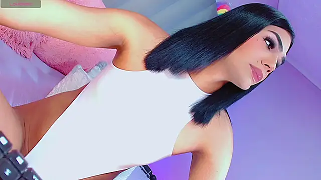 AiishaRose online show from April 17, 3:15 pm