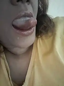 Indianpleasure300 online show from October 1, 3:51 pm