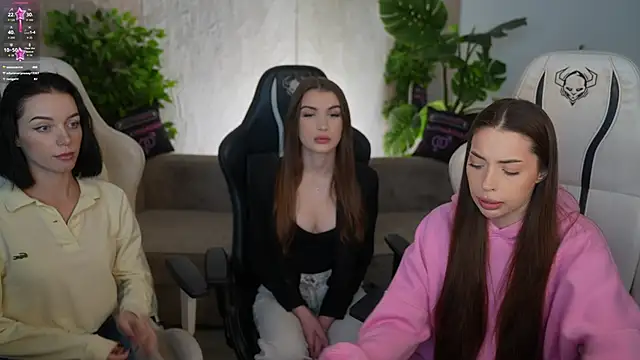 Snapshot of Kate054 chatting on November 17, 11:16 am Kate054 online show from November 17, 11:16 am