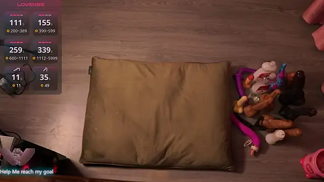 Redhead Shark new online show from February 8, 10:19 pm