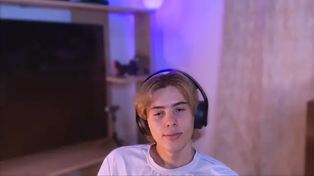 Snapshot of dimitri_tv chatting on September 11, 8:53 pm dimitri tv online show from September 11, 8:53 pm