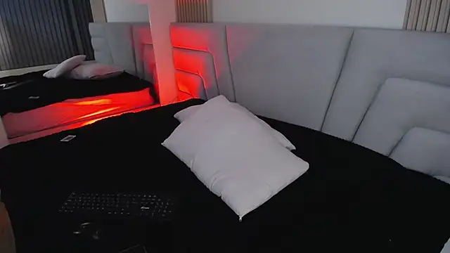 Miss Loise online show from October 25, 3:47 am