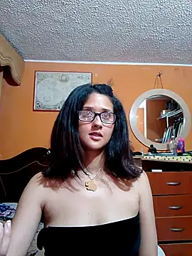 Snapshot of sofia_101 chatting on October 2, 6:09 am sofia 101 online show from October 2, 6:09 am