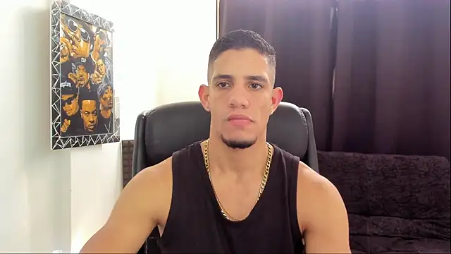 Snapshot of jhonnysnow17 chatting on July 2, 6:58 pm jhonnysnow17 online show from July 2, 6:58 pm