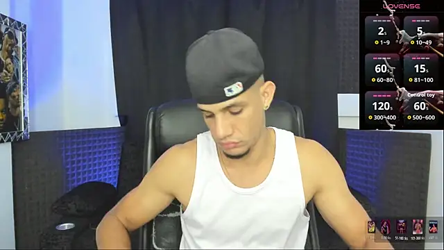 Snapshot of jhonnysnow17 chatting on July 29, 5:38 am jhonnysnow17 online show from July 29, 5:38 am