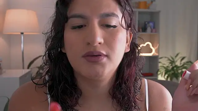 Snapshot of ari_artis chatting on December 12, 7:59 pm ari artis online show from December 12, 7:59 pm