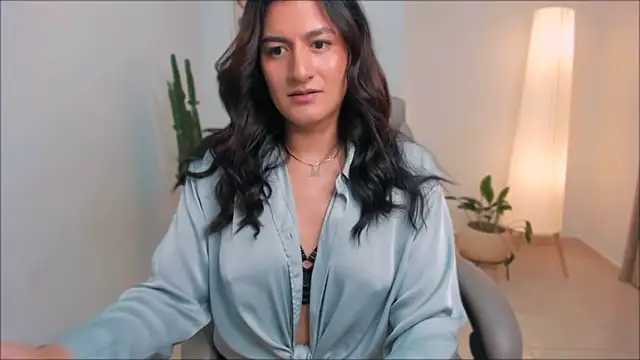 Snapshot of ari_artis chatting on May 29, 10:30 pm ari artis online show from May 29, 10:30 pm