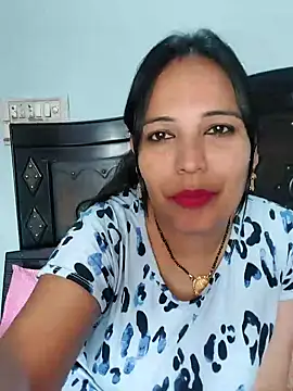 Snapshot of Poojabhabi101 chatting on December 2, 6:52 am Poojabhabi101 online show from December 2, 6:52 am
