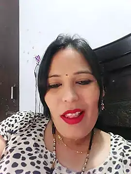 Snapshot of Poojabhabi101 chatting on February 6, 5:35 am Poojabhabi101 online show from February 6, 5:35 am