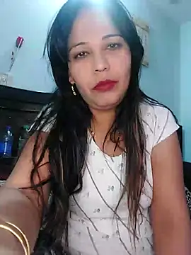 Snapshot of Poojabhabi101 chatting on February 17, 9:13 am Poojabhabi101 online show from February 17, 9:13 am