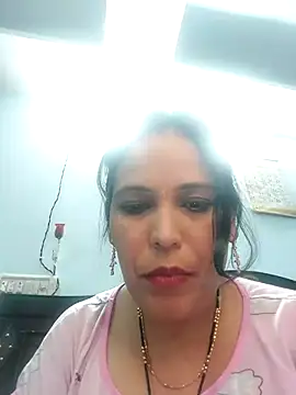 Snapshot of Poojabhabi101 chatting on March 18, 6:25 am Poojabhabi101 online show from March 18, 6:25 am