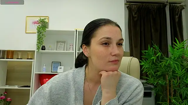 SelineSole online show from February 6, 4:03 pm